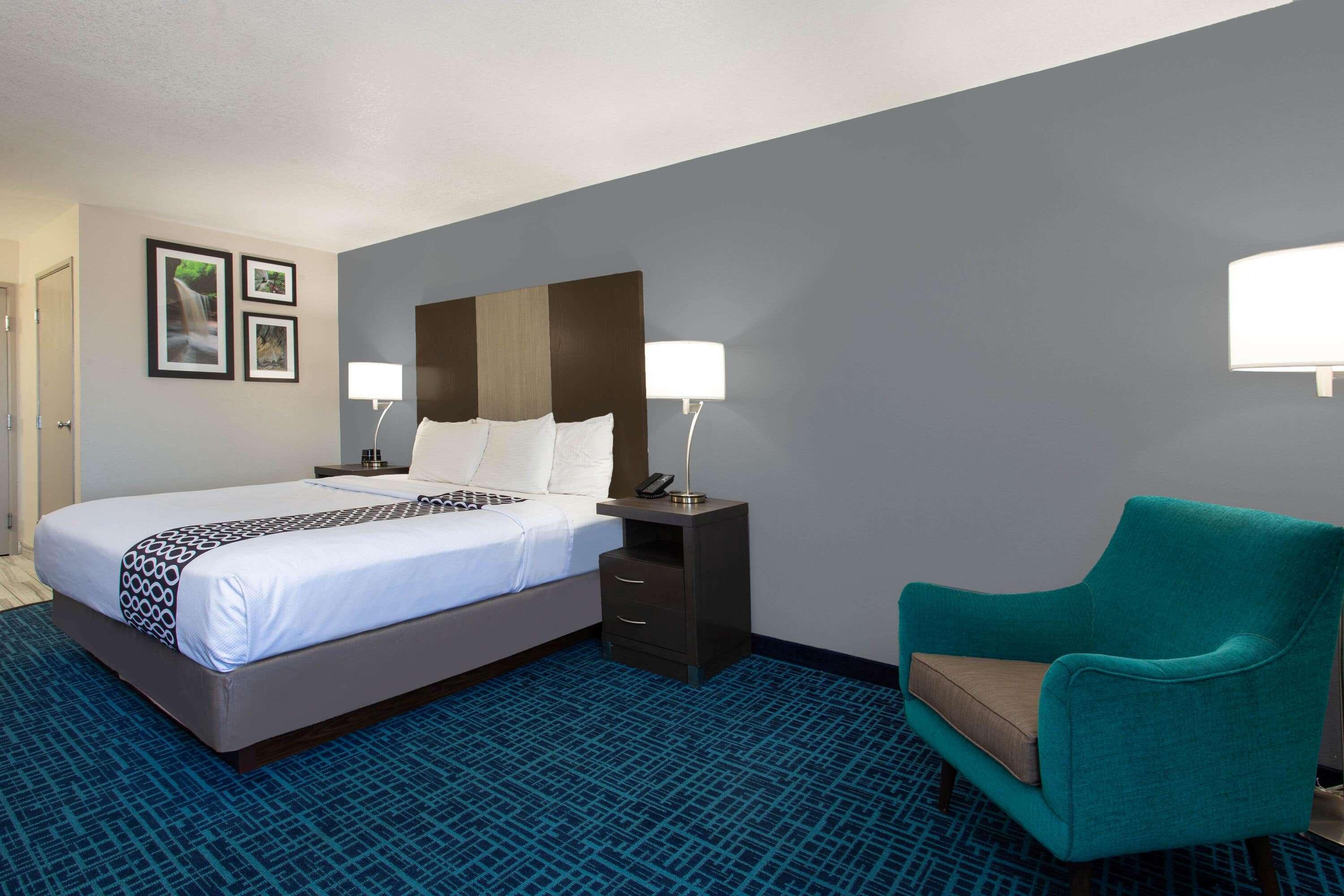 La Quinta Inn & Suites By Wyndham Peru Starved Rock St Park Exterior foto