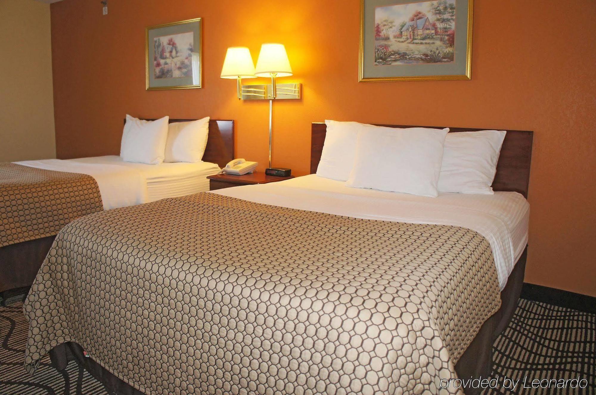 La Quinta Inn & Suites By Wyndham Peru Starved Rock St Park Exterior foto