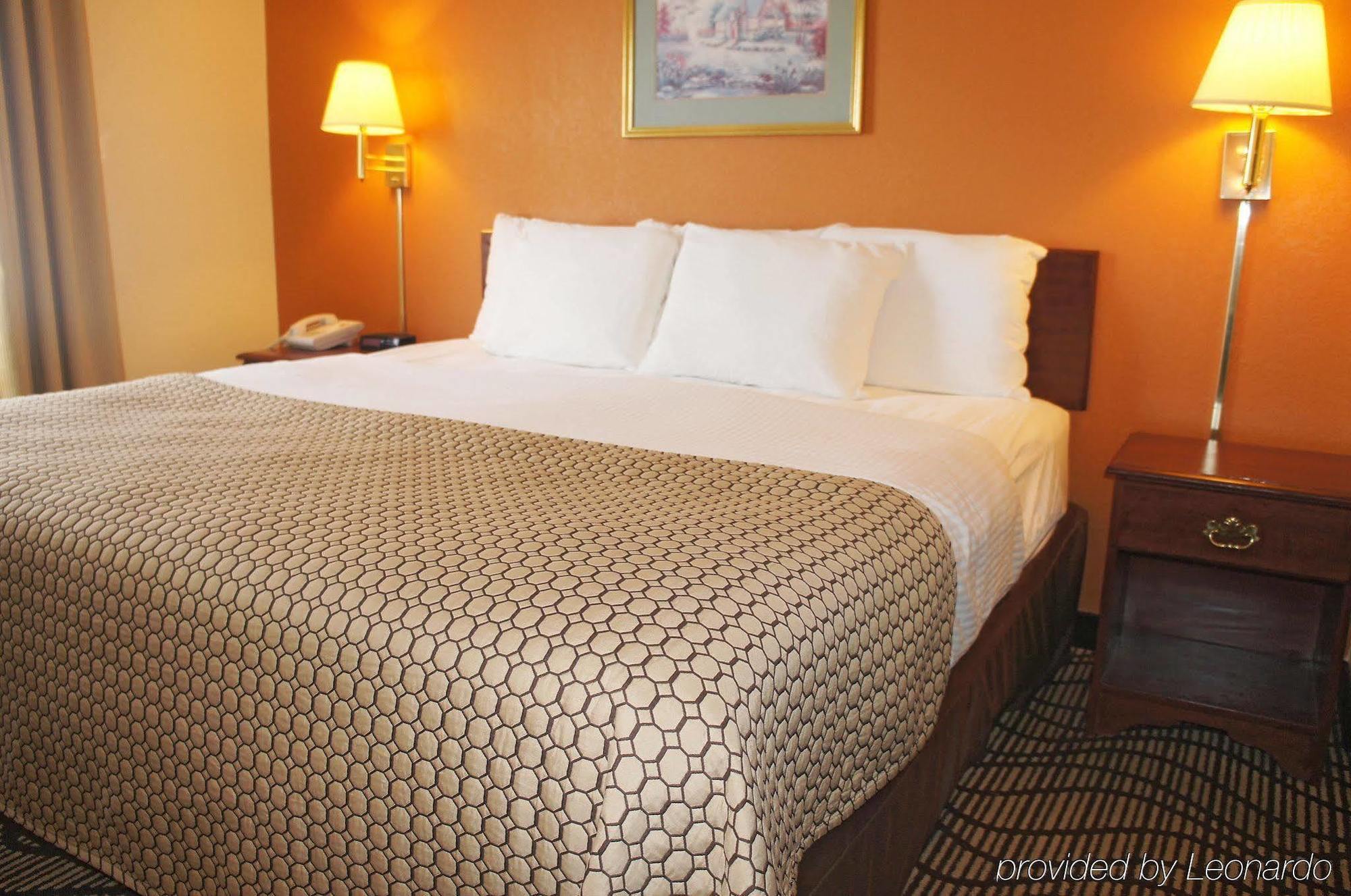 La Quinta Inn & Suites By Wyndham Peru Starved Rock St Park Exterior foto